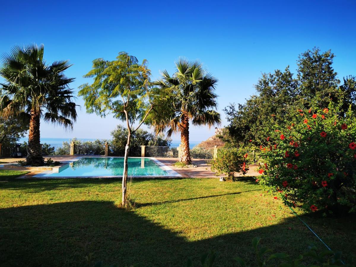 Il Mandorlo Villa Amantea Luaran gambar