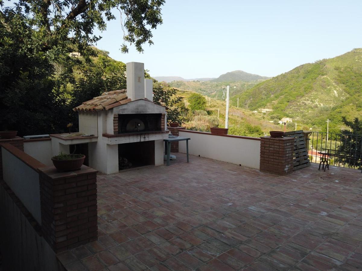 Il Mandorlo Villa Amantea Luaran gambar