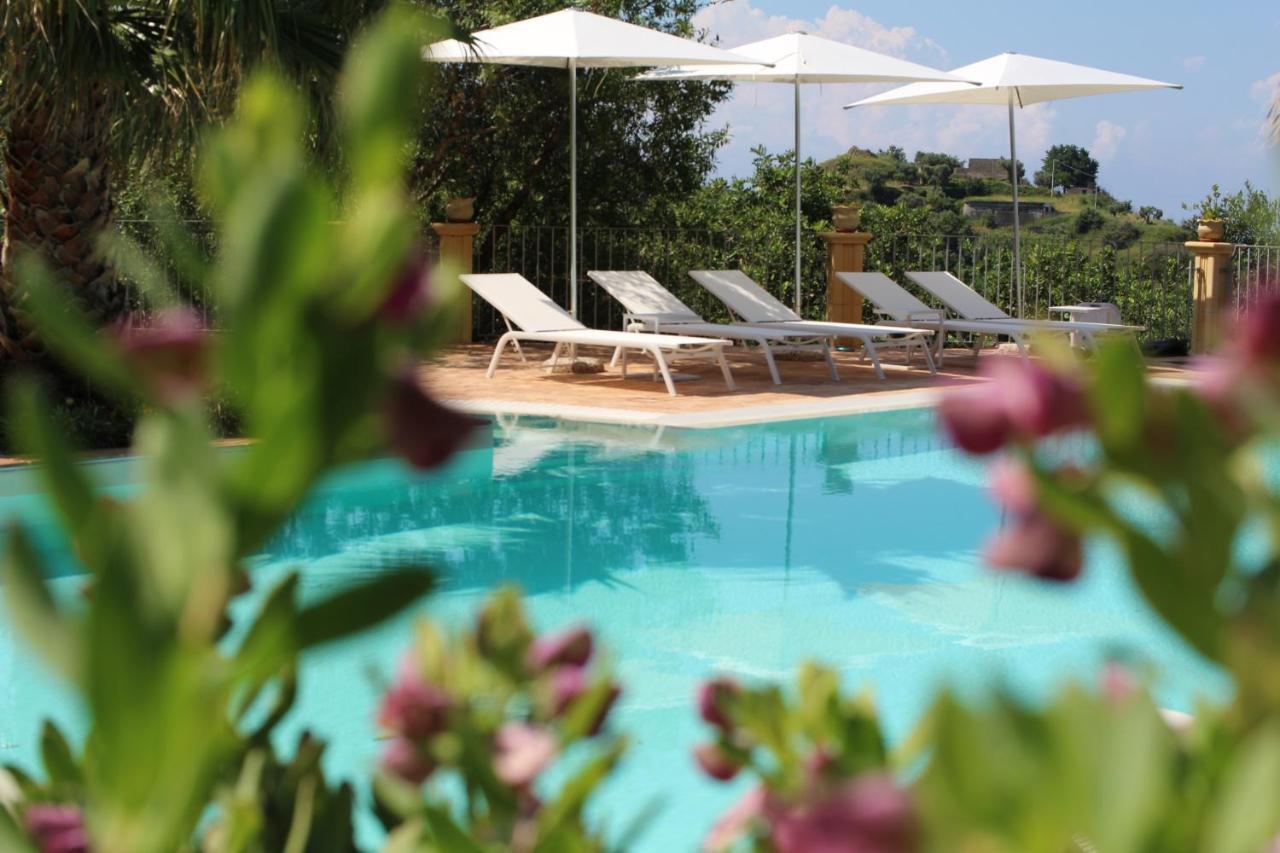 Il Mandorlo Villa Amantea Luaran gambar